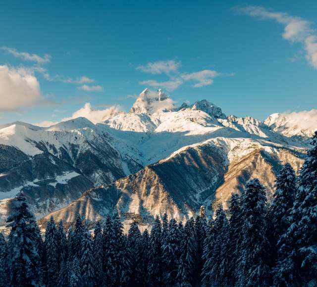 beautiful snow mountains view 2025 01 10 18 20 08 utc