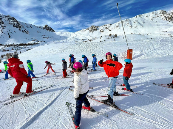 Pourquoi organiser une classe de neige 2026 avec odel var toulon